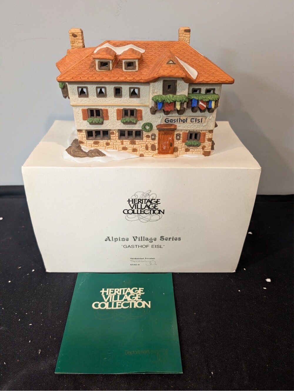 Department 56 Alpine Village Gasthof Eisl 6540-4 1986 w/ Box Light
